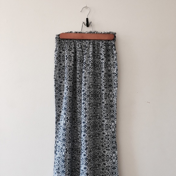 ❌SOLD❌ Brandy Melville Alexah Pants in Blue Floral - Picture 2 of 3